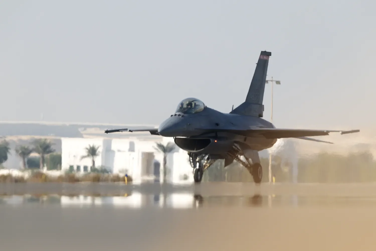 США атаковали торговое судно в Оманском заливе. Война морских блокад продолжается
