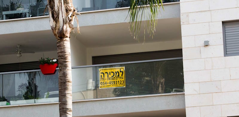 המועד הקובע הגיע: משפרי הדיור נאלצים להתפשר על מחיר, כדי להתחמק ממס יקר