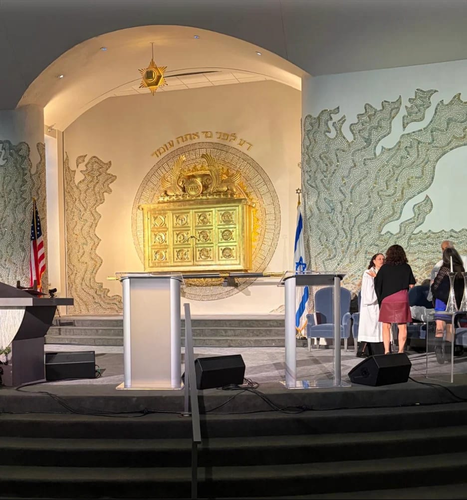 Temple Israel: Back on Its Feet—and Unbent