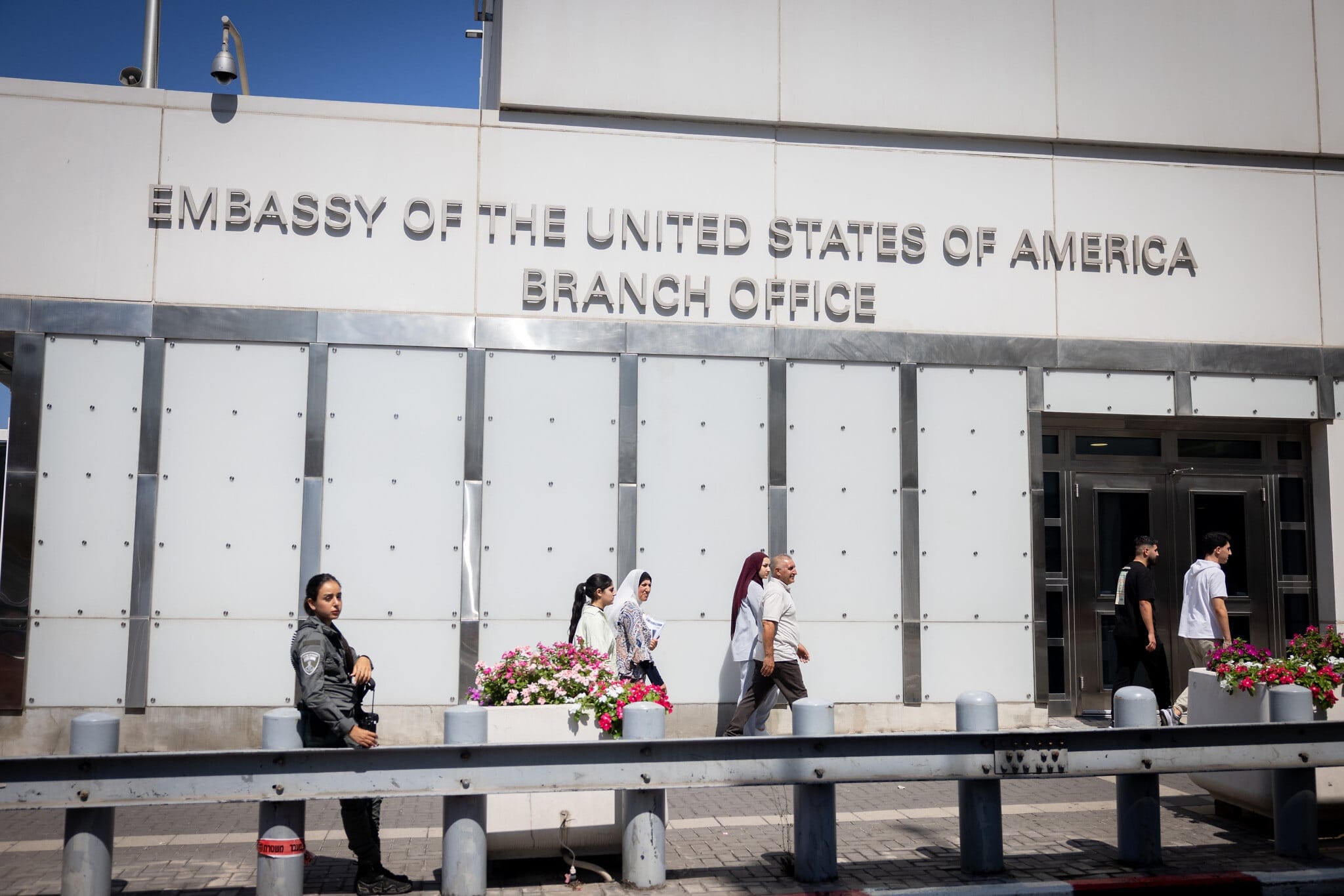 US said returning diplomats to Mideast, signaling fresh Iran hostilities not imminent