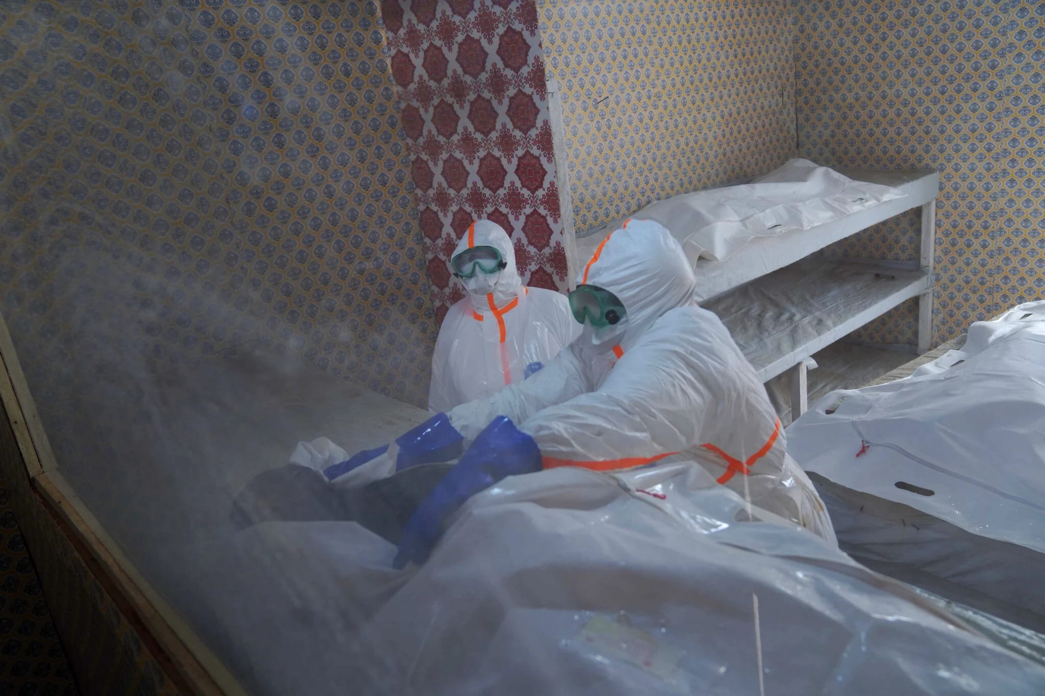 Ebola infections top 7,000 in Congo as virus spreads to new province