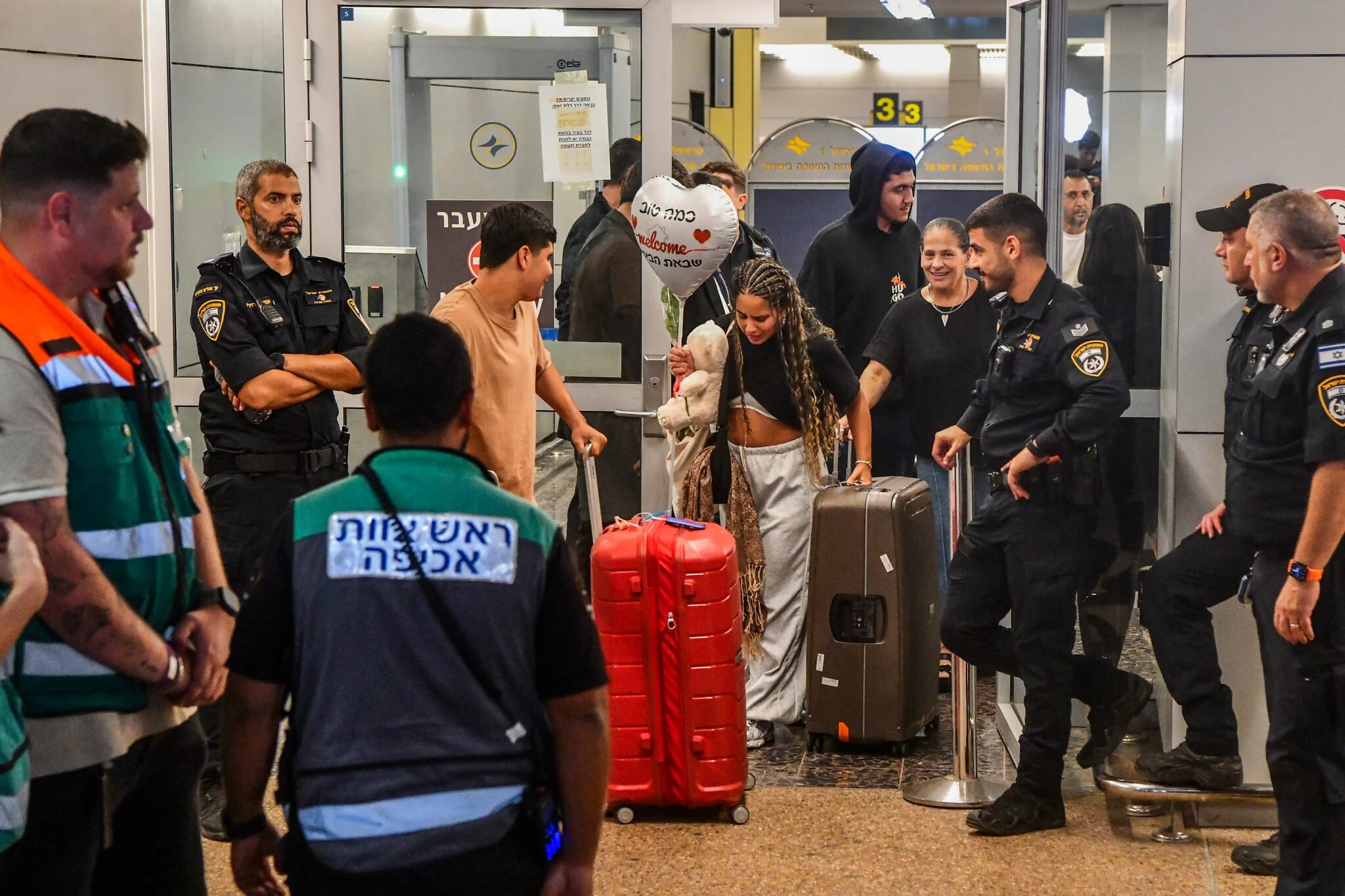 Security hurdles slow airlines’ effort to bring stranded Israelis home from Dubai