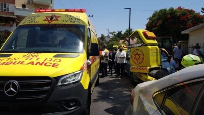 המשטרה: נקבע מותו של בן חמש שנשכח ברכב בלוד