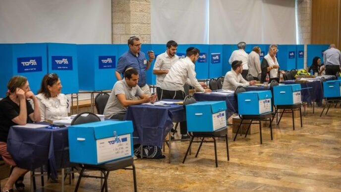 לאחר ספירת 70% מהקולות בליכוד: אלי כהן, יריב לוין ואמיר אוחנה בראש