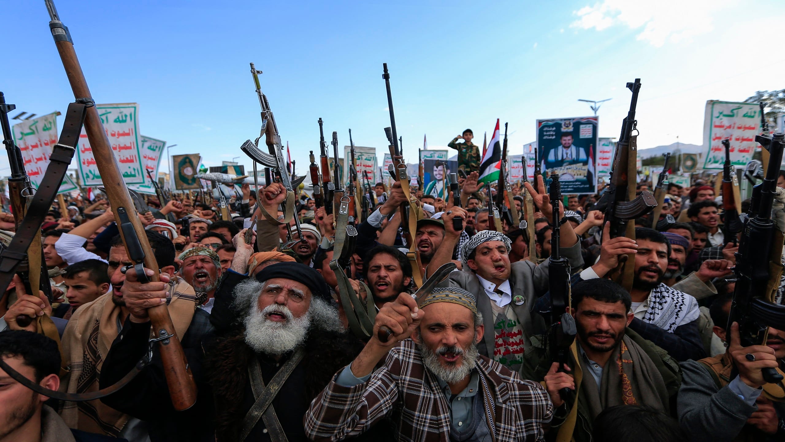 Yemeni Government Vows To Retake Sanaa as Houthi Strikes Injure at Least 73 in Saudi Arabia