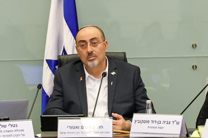"רוצים להפיל עליי": ואטורי התפרץ ועזב ריאיון