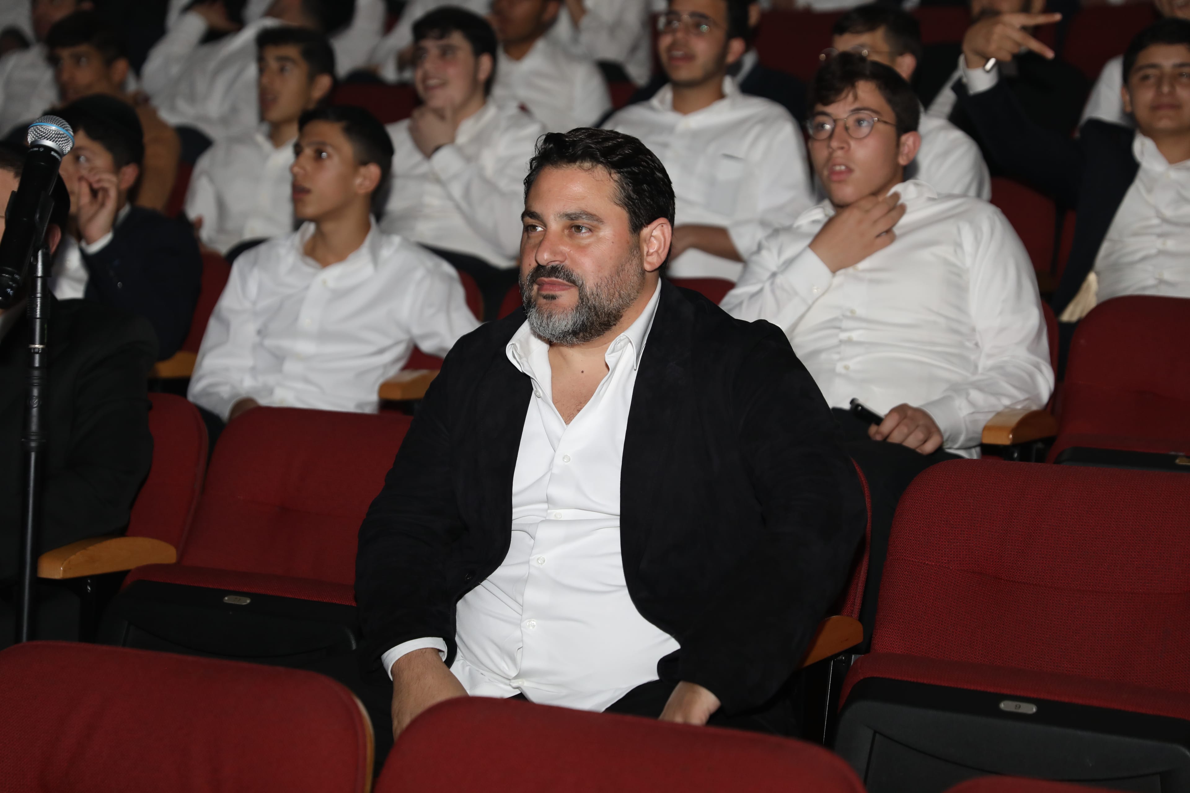 "הגלה נא": גד אלבז בסינגל חדש מתוך "ידיד נפש"