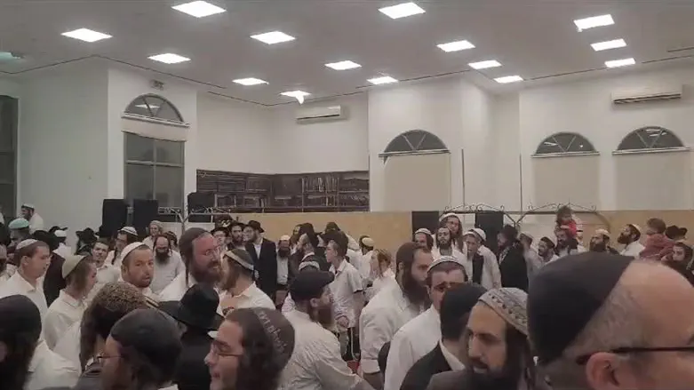 המדריך לשמחת בית השואבה והקפות שניות