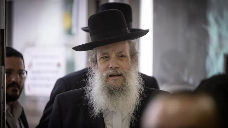 חשד בבני ברק: מכשירי האזנה הושתלו בלשכת ראש העיר חנוך זייברט