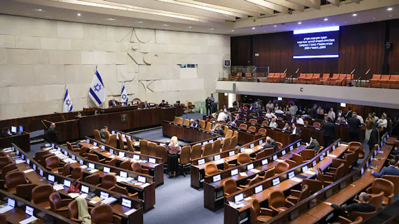 מבחן הפטריוטיות לכנסת הבאה: מי יתחייב לעצור את המימון למכפישי ישראל?