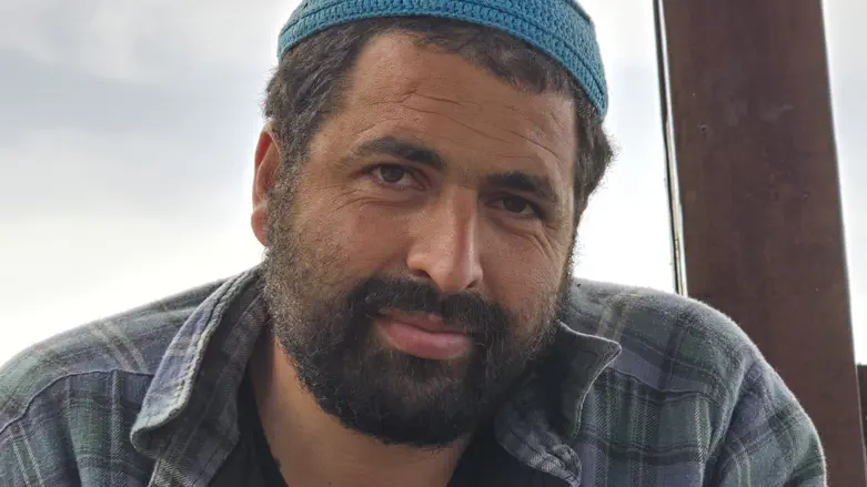 עמישב מלט: דמי אחי זועקים מהאדמה