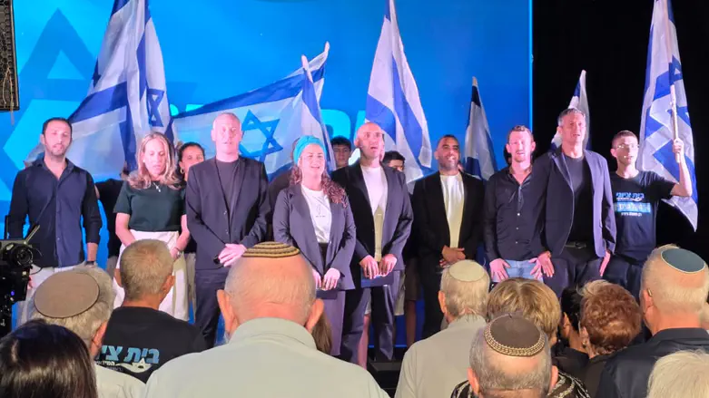 הנדל וטרופר דורשים את המשרד לביטחון לאומי: "באנו לעבוד, לא לקבל לייקים"