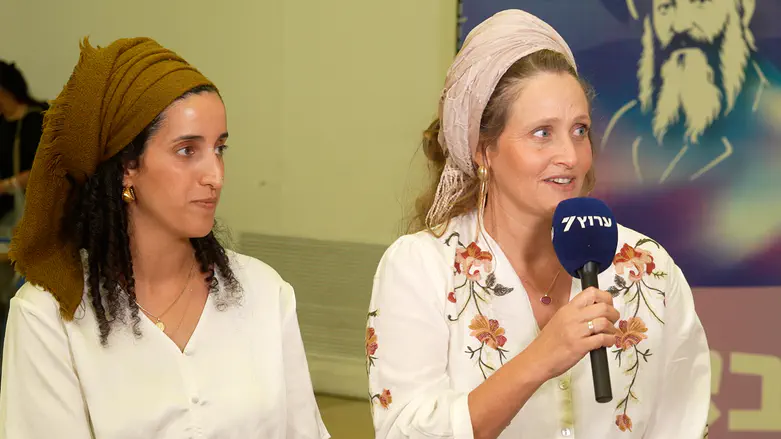 נשות מילואים על הבמה בג' באלול: חנה קלנר ורחלי יובל על המוזיקה כטיפול קבוצתי