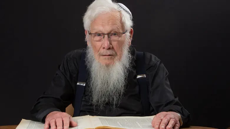 פרופ' ישראל אומן למפלגות הימין: "תתאחדו או תפרשו. אתם מסכנים את כולנו"