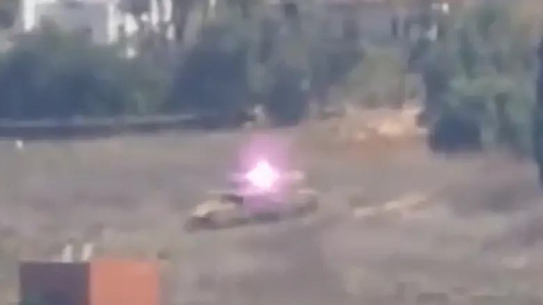 צפו: הטנק שמשגע את לבנון
