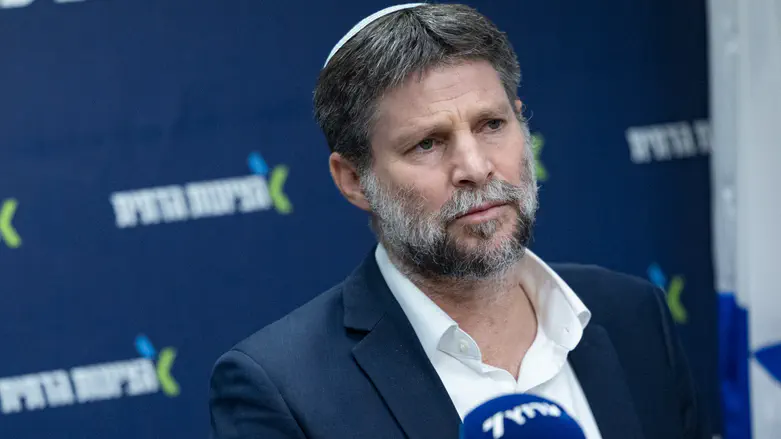 סמוטריץ' דורש מהיועמ"שית לבטל את עיכוב המכרז לבנייה ב-E1