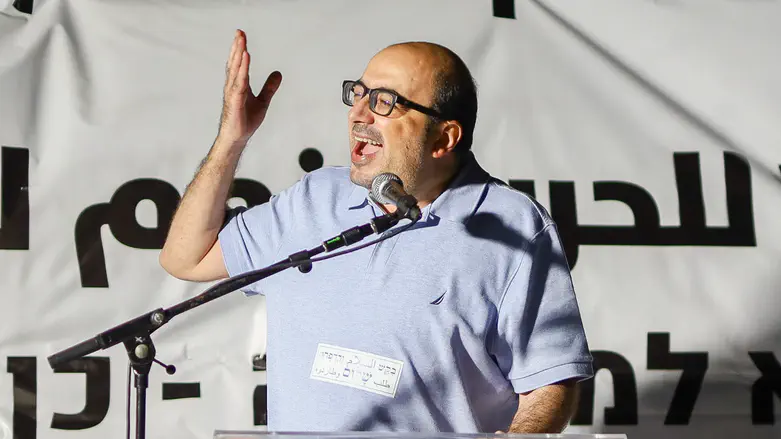 הסרטון של סמי אבו שחאדה שסותר את טענותיו