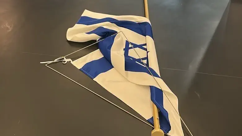 דגל ישראל חולל | התקרית שמסעירה את הפרלמנט האירופי