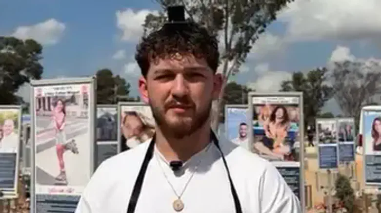 בר קופרשטיין חזר למקום שממנו נחטף והניח תפילין לזכר נרצחי הנובה