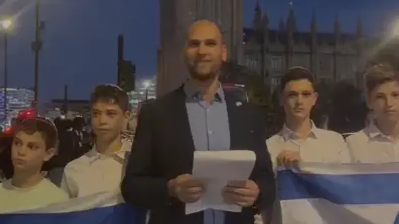 Watch: ‘Zionism is racism’ resolution torn to shreds outside UK Parliament
