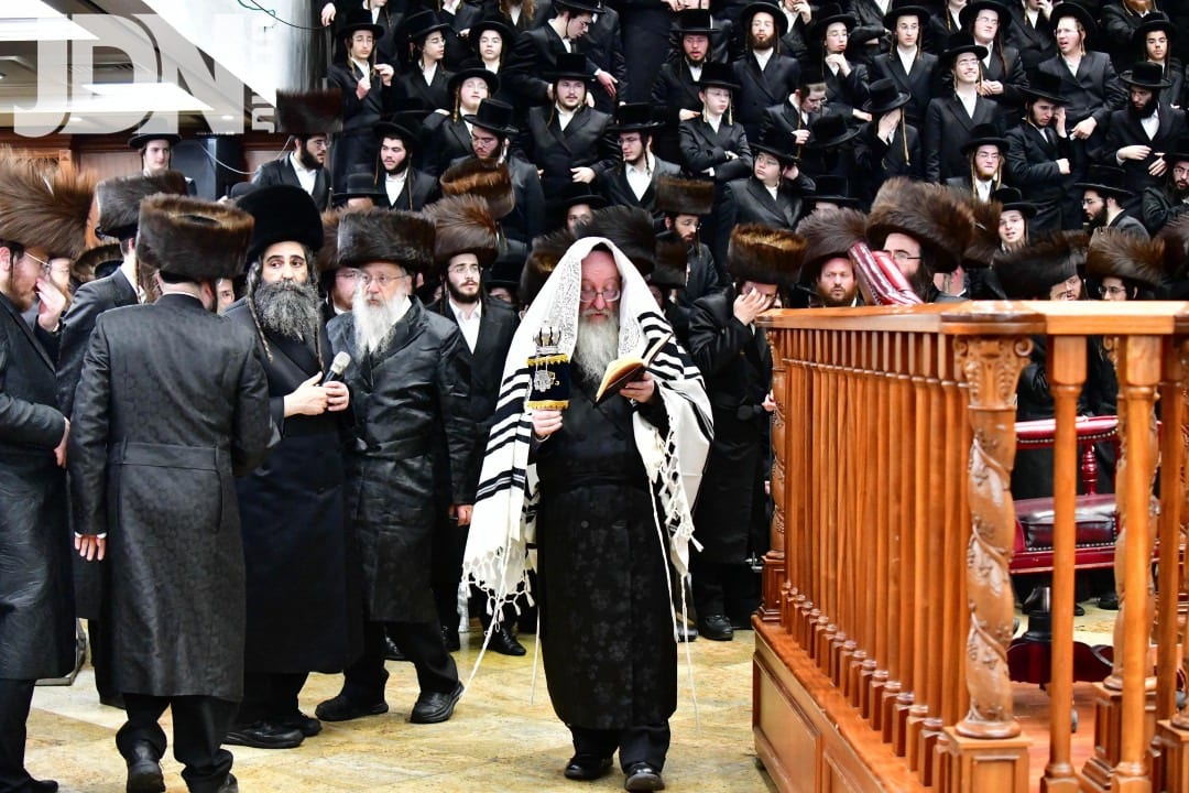 סוכות ושמחת תורה בחצה"ק ביאלא
