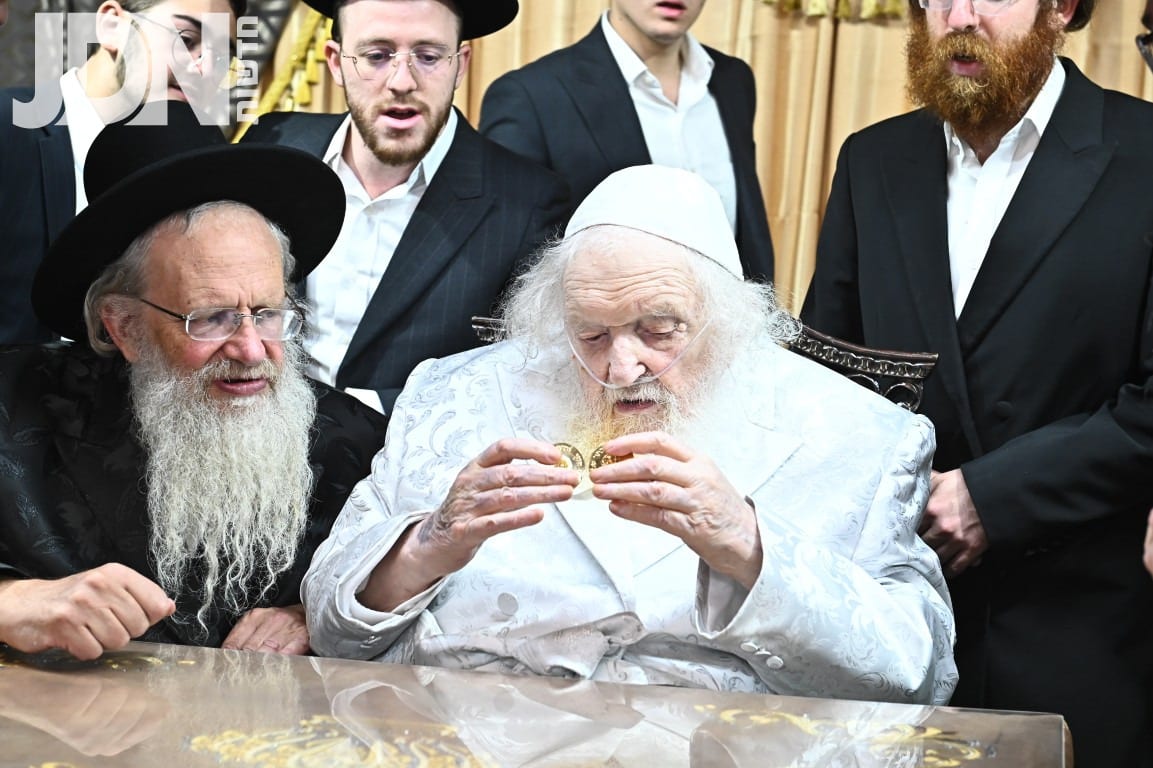 ליל הושענא רבא במחיצת מרן פוסק הדור הגר"מ שטרנבוך