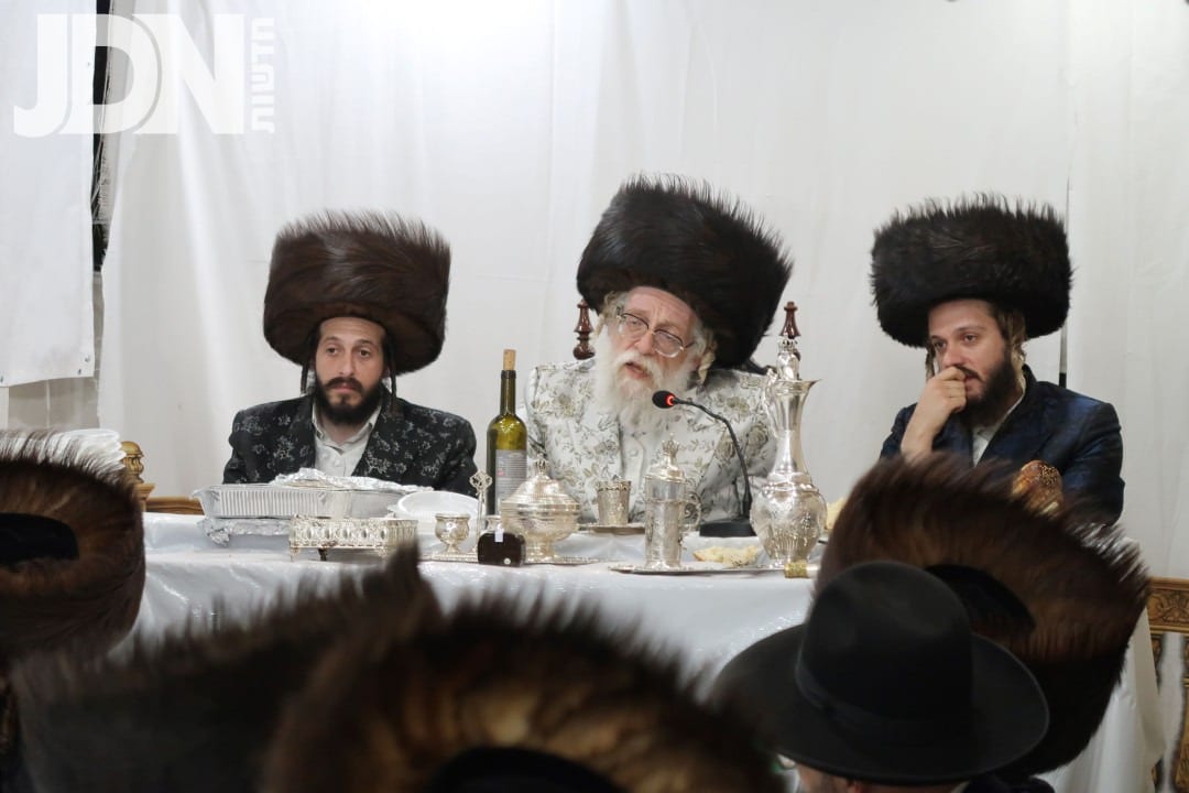 ירח האיתנים בחצה"ק שאץ דרהאביטש