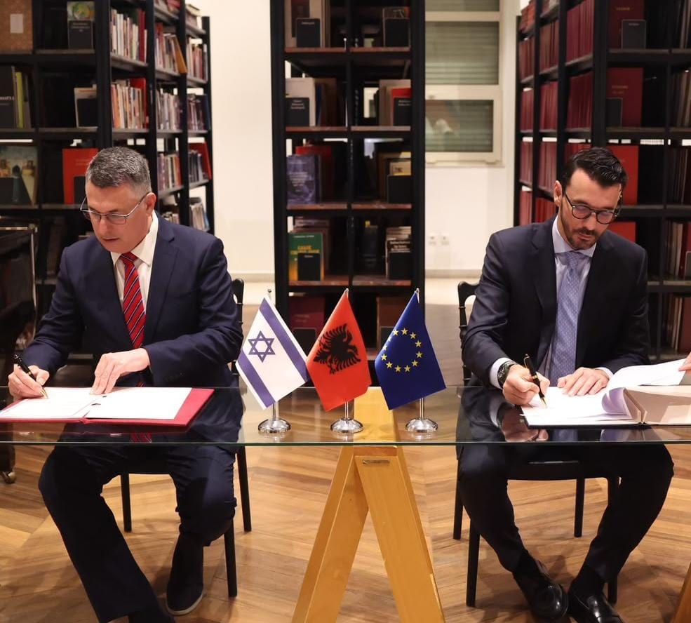 ישראל ואלבניה חתמו על הסכם תעופה להרחבת הטיסות בין המדינות