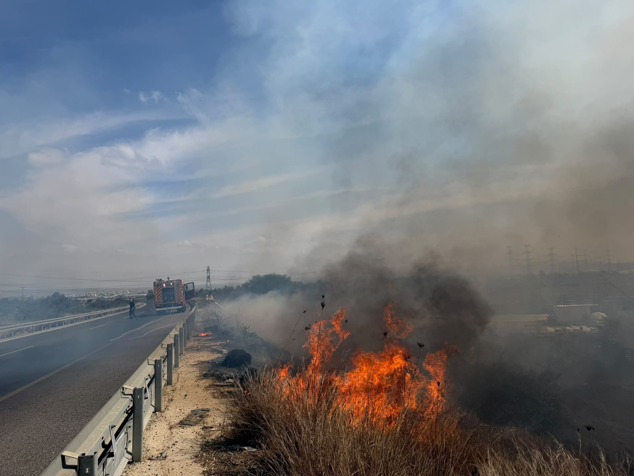 שריפה סמוך לכביש 9: הושגה שליטה באש; הכביש נפתח לתנועה