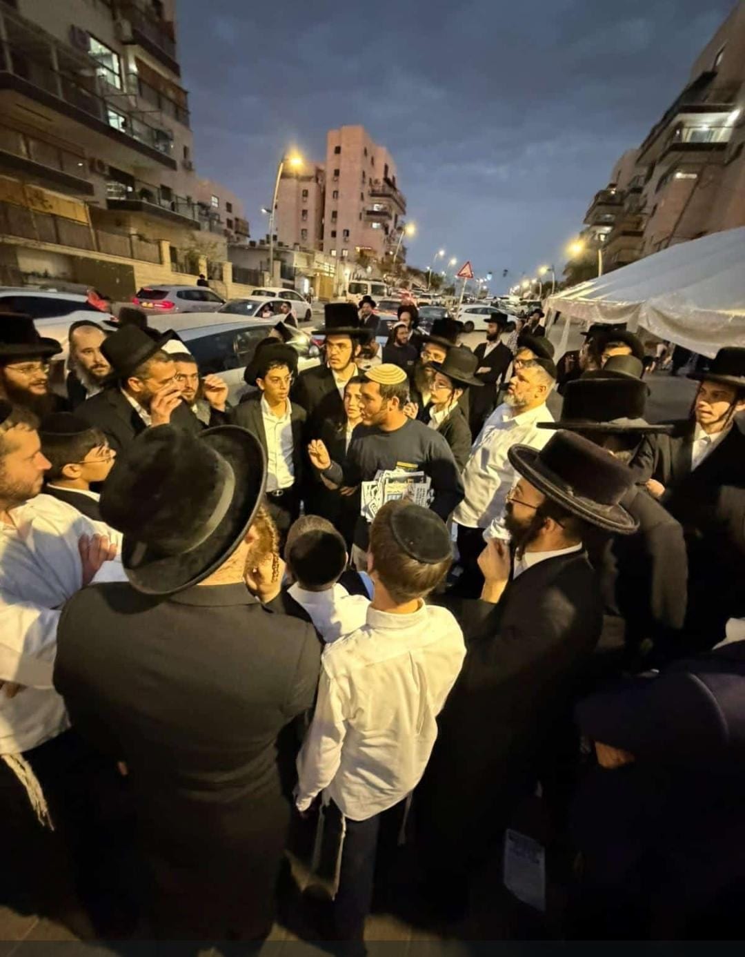 קיצונים תקפו את פעילי נעם לישראל בבית שמש: חרדים רבים הגיעו להביע תמיכה