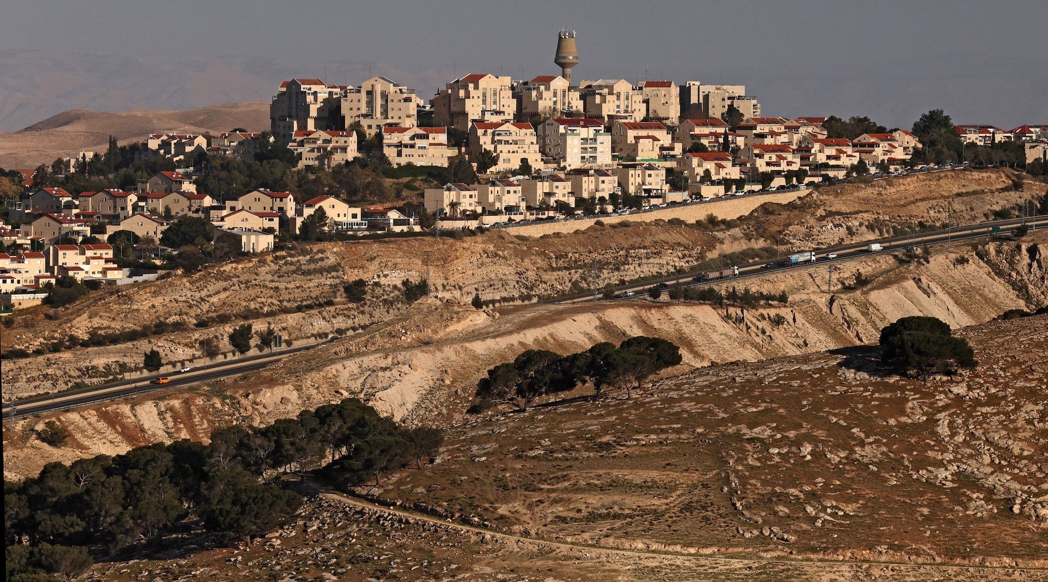UK threatens sanctions after Israel opens bids for E1 settler homes