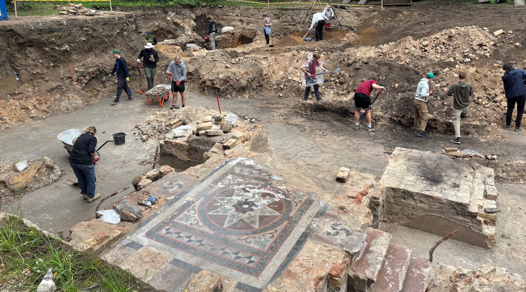 Archaeologists uncover treasures of Vilnius’ Great Synagogue as Lithuanian Jews dispute its future