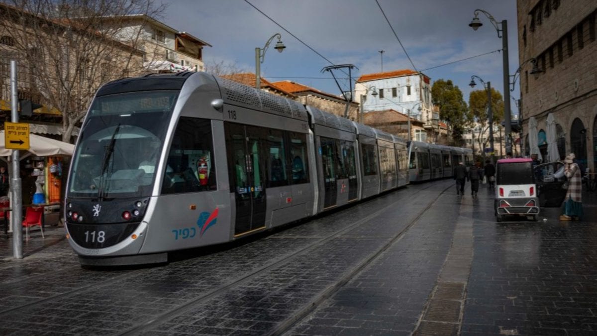קטסטרופה תחבורתית בירושלים: הקו המרכזי של הרכבת הקלה הושבת
