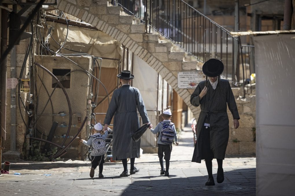 רכב חשוד אותר במאה שערים בירושלים, המשטרה מרחיקה אזרחים מהמקום