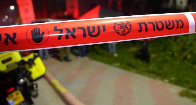זוועה בכפר סבא: חשוד שתקף את בת זוגו והרג את כלבתו באמצעות חרב סמוראים
