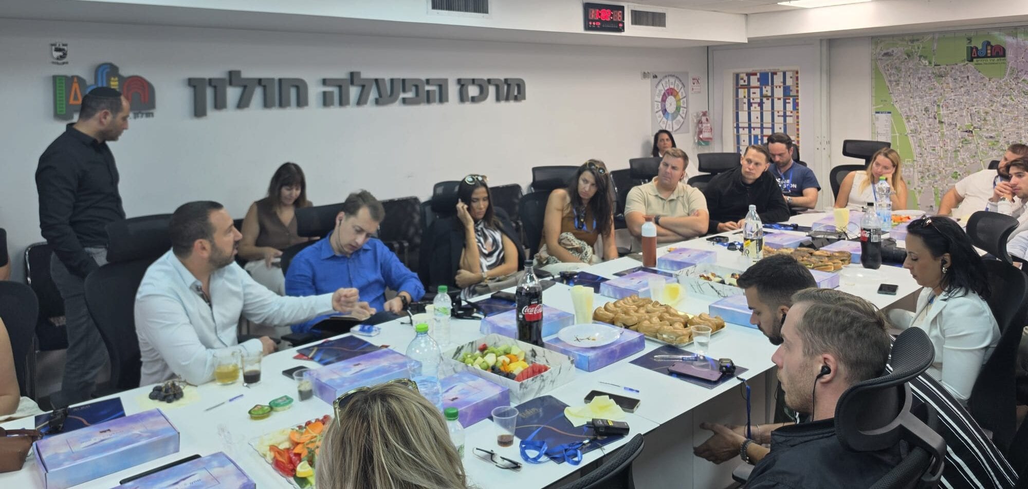 אחרי הטיל שהחריב 5 מבנים: חולון בנתה מודל חירום שמנהל עד 6 זירות במקביל
