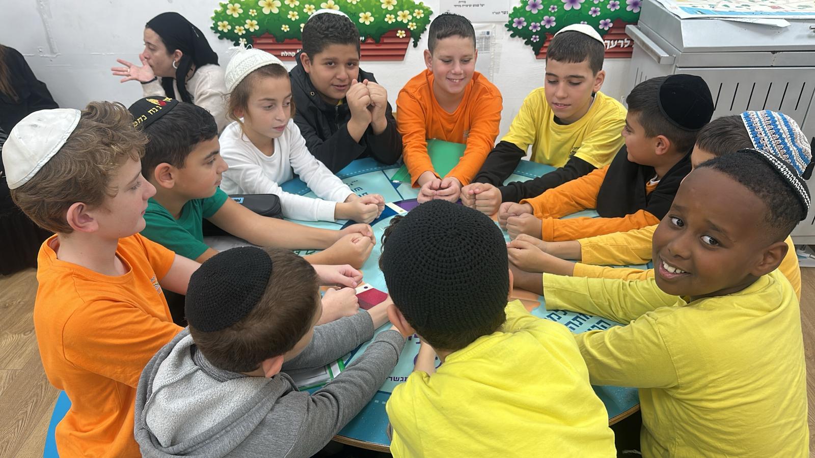 "אצלנו הלבד נגמר": היוזמה של תלמידי כיתות ה' בבת ים נגד חרמות בבתי הספר