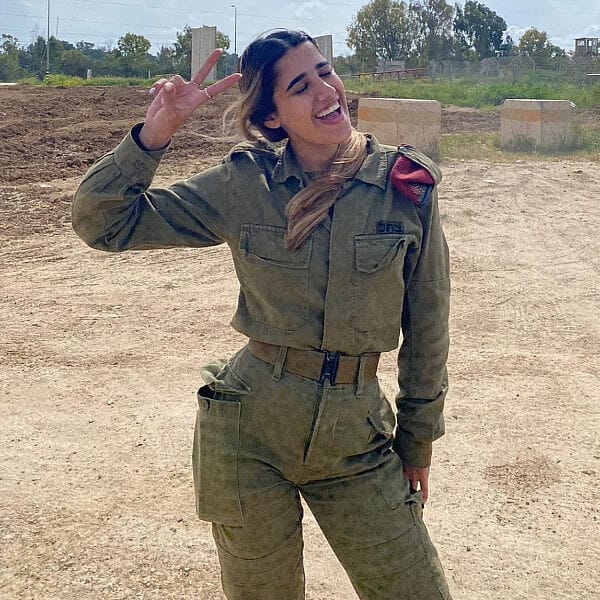 שלוש שנים ל – 7 באוקטובר | "אני לא אמא שכולה, אני אמא שיכולה": תיקי ברזילי ממשיכה לחיות גם בשביל אושר