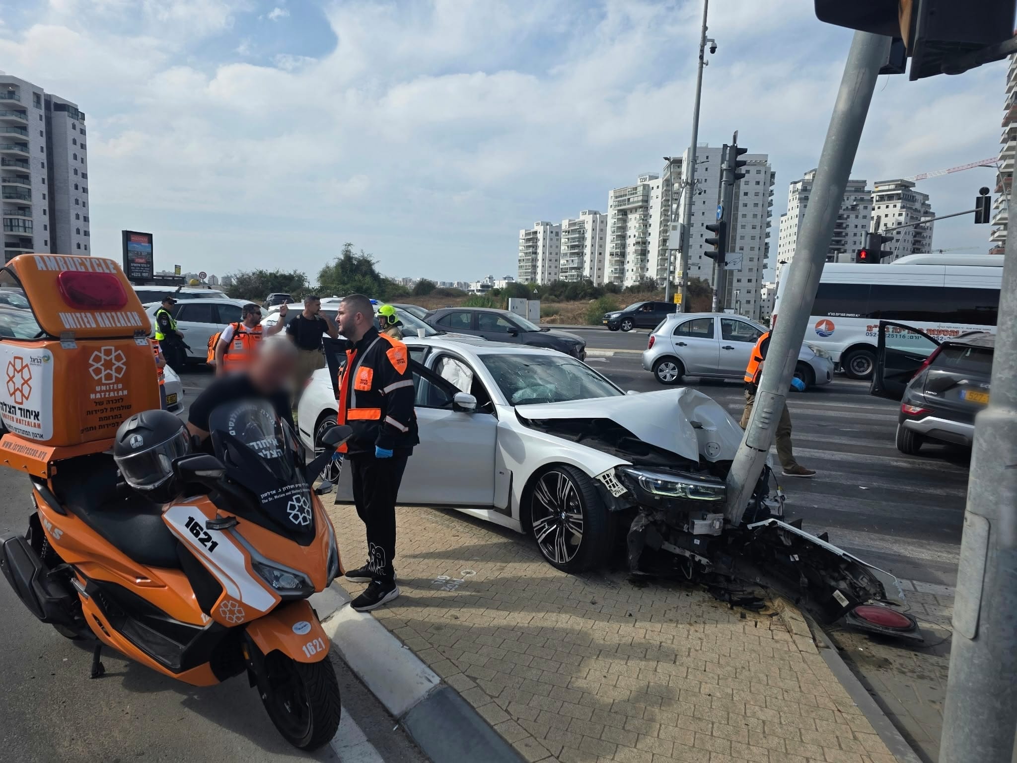 אשקלון: ארבעה נפצעו קל בתאונה בצומת מנחם בגין והתעשייה