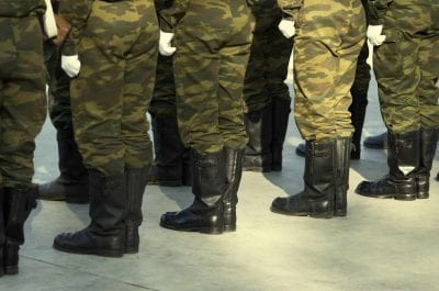 РФ ежемесячно теряет на 6 тысяч солдат больше, чем может набрать