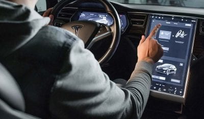 Два года живет в Tesla – мужчина раскрыл свои расходы на жизнь