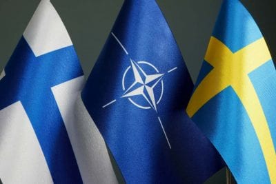 Минные поля, рвы и бункеры: как НАТО готовится к войне с РФ