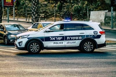Что произошло после встречи Мали и Лиэль с полицейским Вальтером