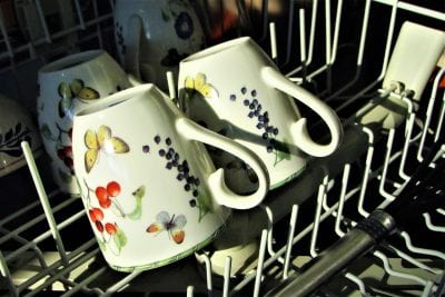 Проверьте шкафы: 10 старых вещей, которые лучше не выбрасывать