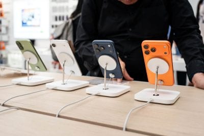 Хакеры могут взломать iPhone, используя один файл