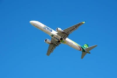 Самолет Arkia из Нью-Йорка подал сигнал бедствия над океаном