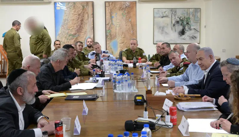גנץ מזכיר: "לפני 3 שנים נכנסתי לקבינט המלחמה - היום חוזרים למאבקי גוש מול גוש"