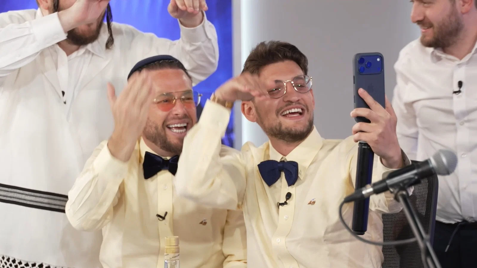 זמר השנה שניצח בפער ענק והשיר שהפך להמנון • צפו במשדר "אנשי השנה במוזיקה" של 'כיכר השבת'