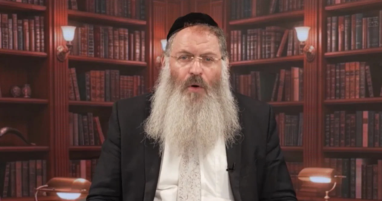 המדריך המלא: דיני גיהוץ, נטילת ציפורניים, תספורת וטיפול בפאה בחול המועד • צפו