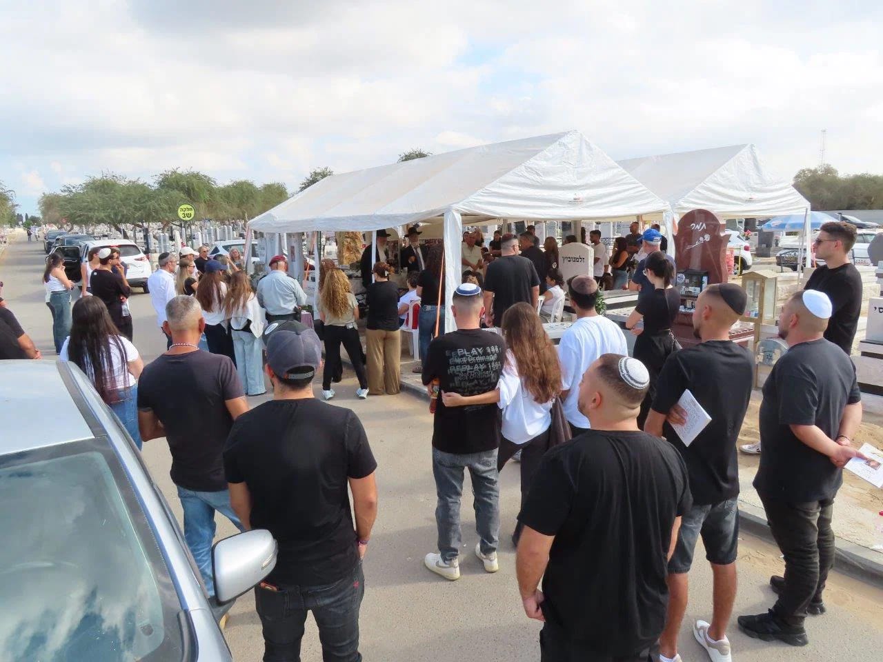 שלוש שנים לשבת השחורה: המשפחות השכולות פקדו את קברי יקיריהם הי"ד באשדוד